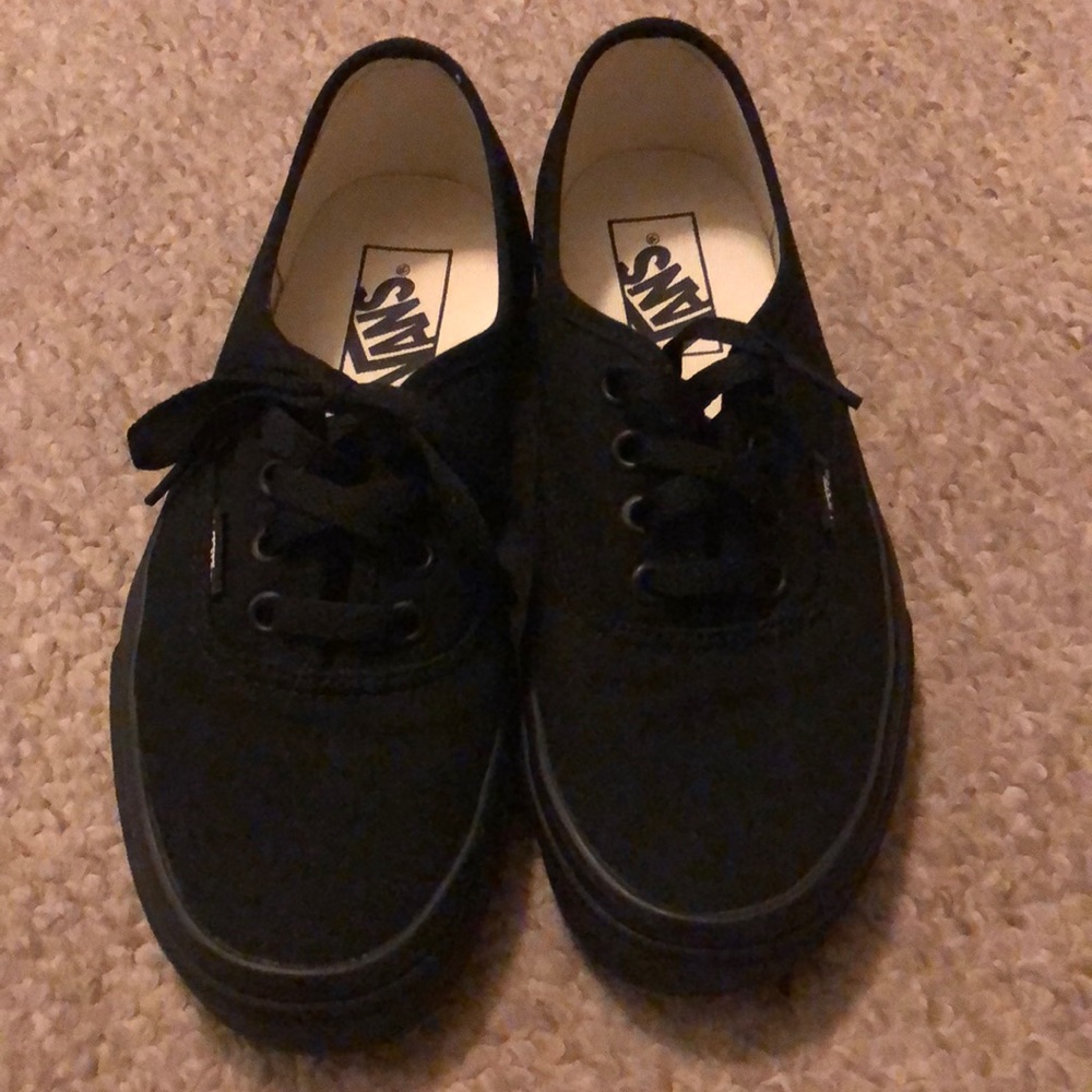 Like BRAND NEW!! Black/black Vans 🏄‍♀️🌊🐠